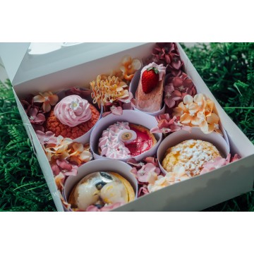 Sakura Dessert Box