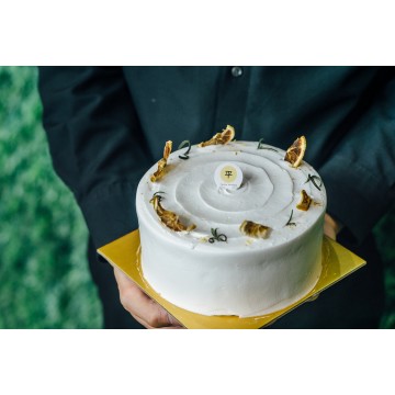 Whole Tarts & Cakes (2 days Pre-order required)