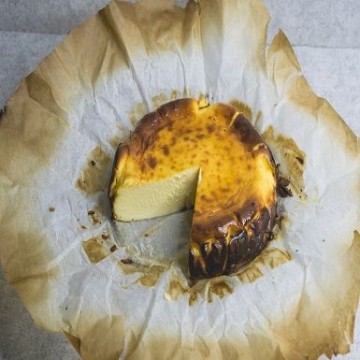 Basque Burnt Cheesecake (Sliced)
